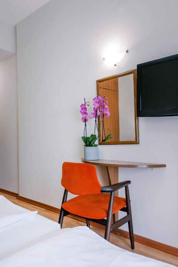 Hotel Cronos อาร์ตา ภายนอก รูปภาพ