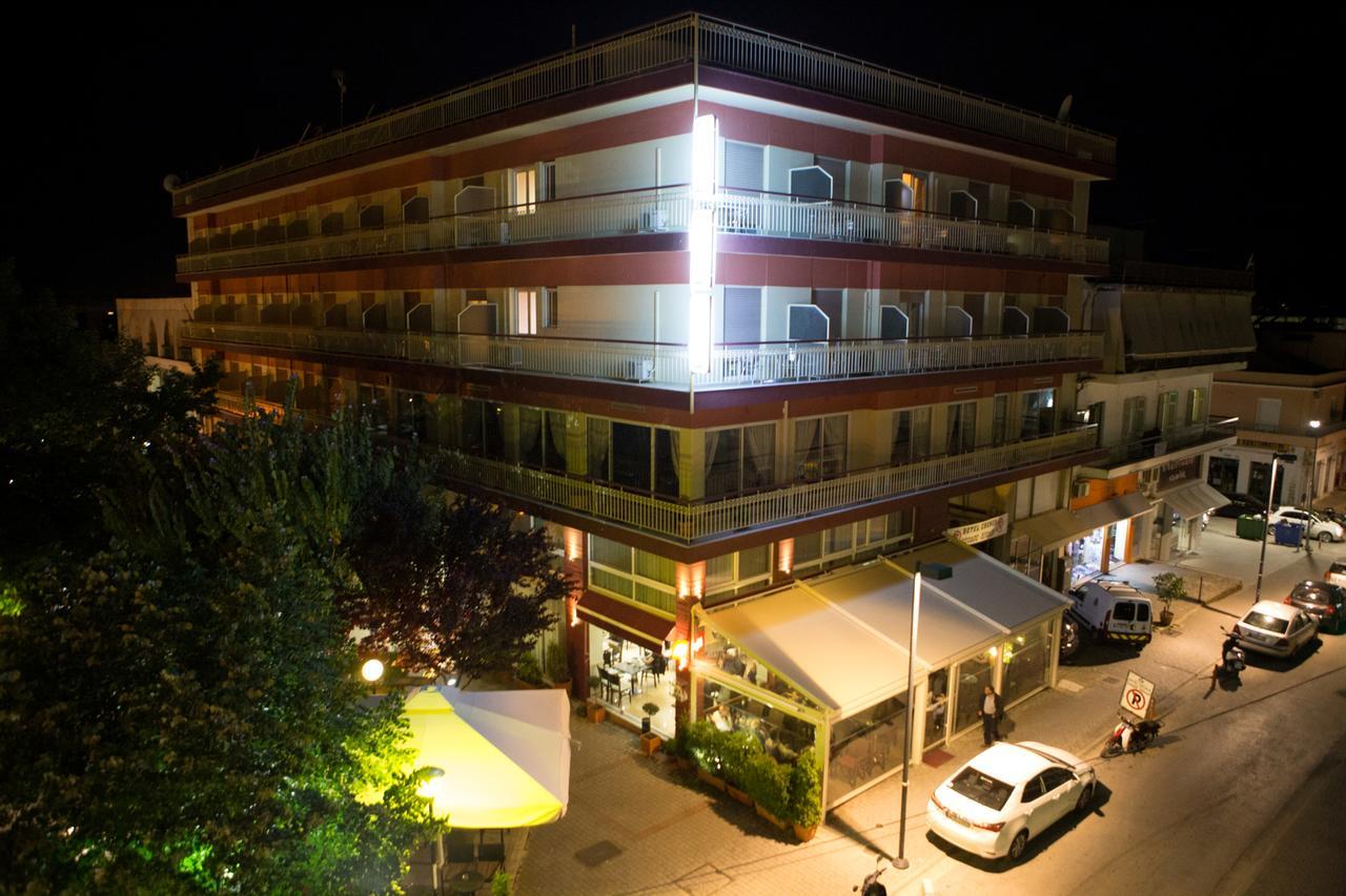 Hotel Cronos อาร์ตา ภายนอก รูปภาพ